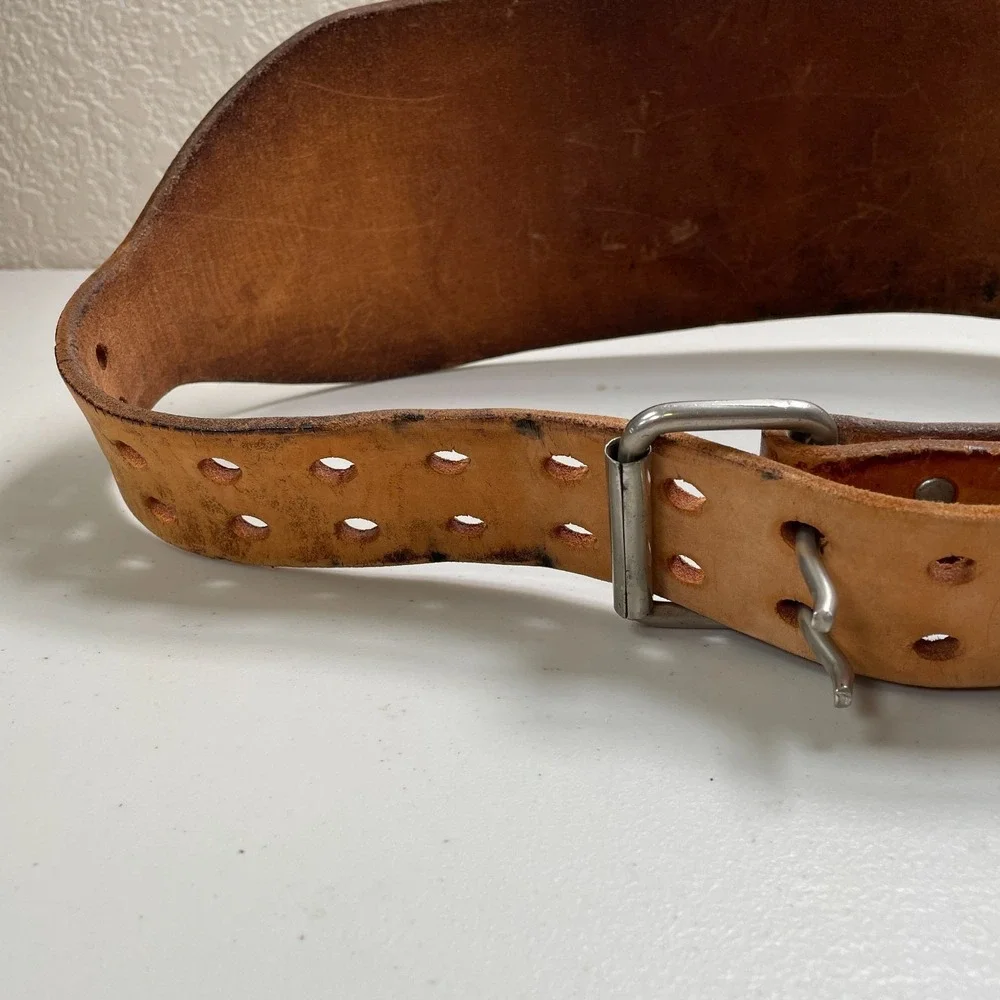 Vintage‎ Altus Power Weight Lifting Belt Size Medium Thick Leather Double Prong